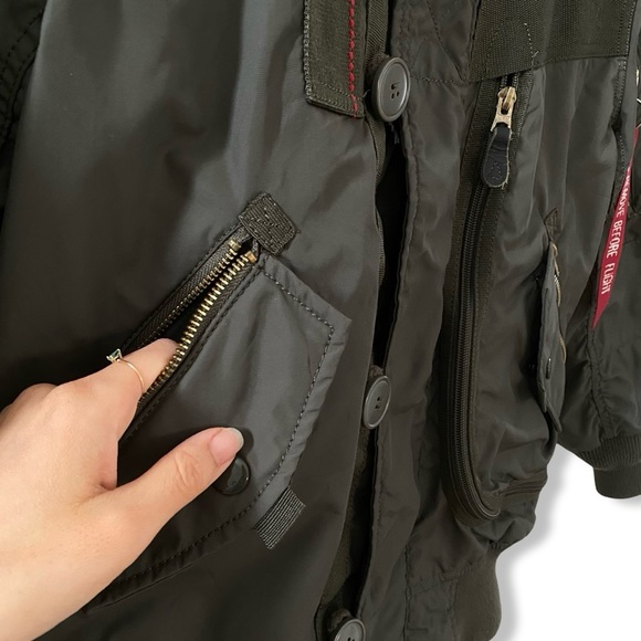 Men’s ALPHA INDUSTRIES Jacket - Picture 5 of 16